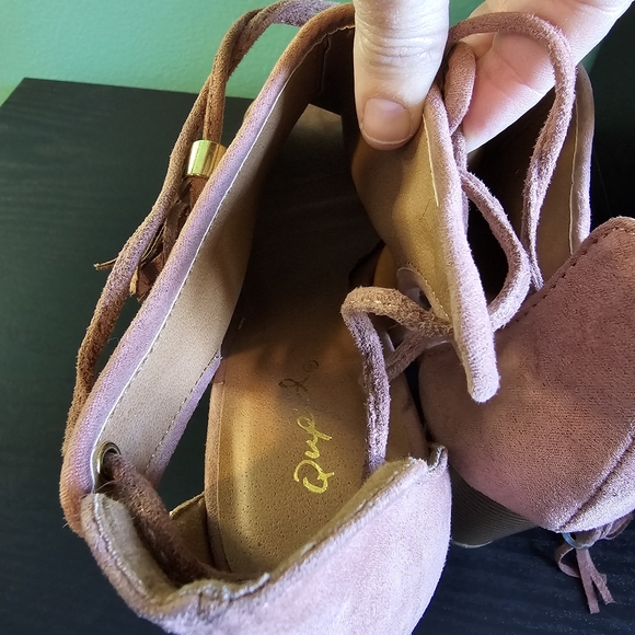 Qupid Pink Suede Peep Toe Ankle Boots w/ Tassel Ties Women's Size 6.5 - Picture 12 of 13